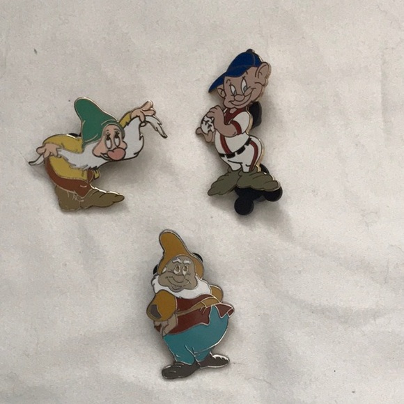 Sold   12 pin Seven Dwarf bundle - Picture 3 of 6